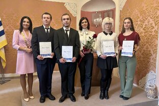 Zväčšiť fotografiu - Oceňovanie študentov pri príležitosti dňa študenstva