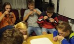 O najrýchlejšie vypitie lyžičkou